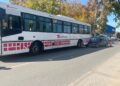 Un colectivo de Red Tulum y un auto protagonizaron un fuerte choque