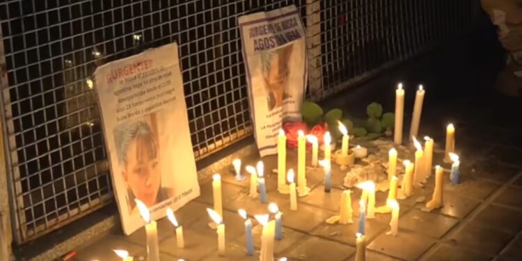 Dolor por Agostina Vega: vecinos crearon un santuario con velas y mensajes