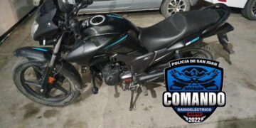 Rivadavia: abandonan moto y partes de bicicletas al ver a la Policía