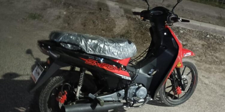Detuvieron a un hombre en Zonda por intentar robar una moto y violar un domicilio
