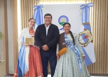 Orgullo de 9 de Julio: reconocieron a dos artistas que brillan en el folklore provincial