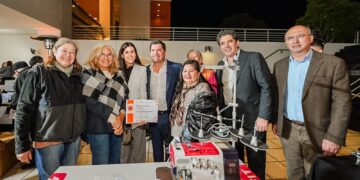 Orrego entregó herramientas y certificados del programa Aprender, Trabajar y Producir