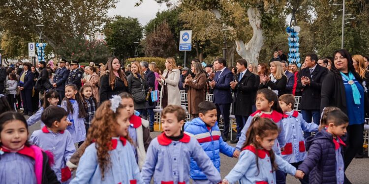 Santa Lucía celebró el 25 de Mayo con el tradicional desfile de los jardines municipales