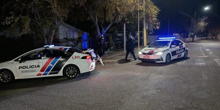Detuvieron a un hombre tras robar en una agencia de autos