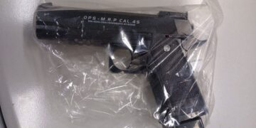 Alarma en una escuela de San Juan: un niño de 11 años llevó un arma