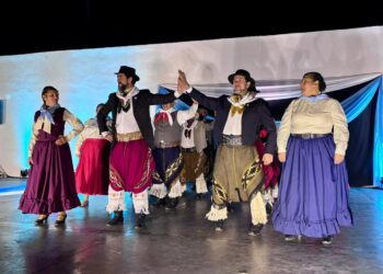 San Martín celebró una emotiva Vigilia del 25 de Mayo entre música, danza y tradición