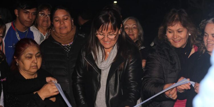 Villa Ross ya cuenta con nueva iluminación LED gracias a una obra municipal