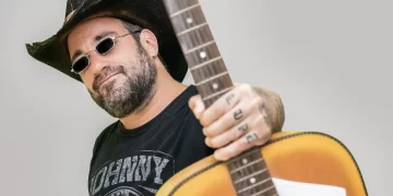 Piti Fernández llega a San Juan con un show íntimo cargado de rock y emociones