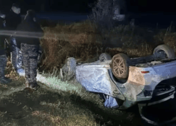 Murieron dos amigos que volvían del boliche, despistaron y volcaron