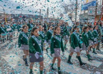 Más de 25.000 personas colmaron Chimbas en una histórica celebración por el Día de la Bandera