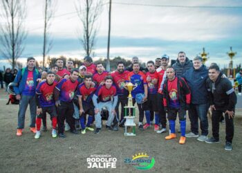 25 de Mayo vivió una gran fiesta del fútbol con las finales del Torneo de Veteranos