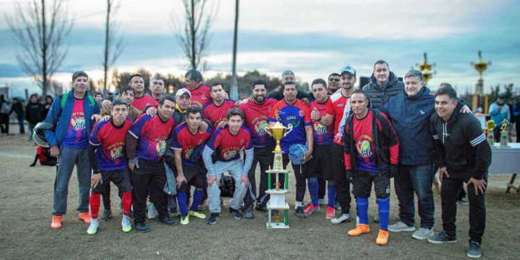 25 de Mayo vivió una gran fiesta del fútbol con las finales del Torneo de Veteranos