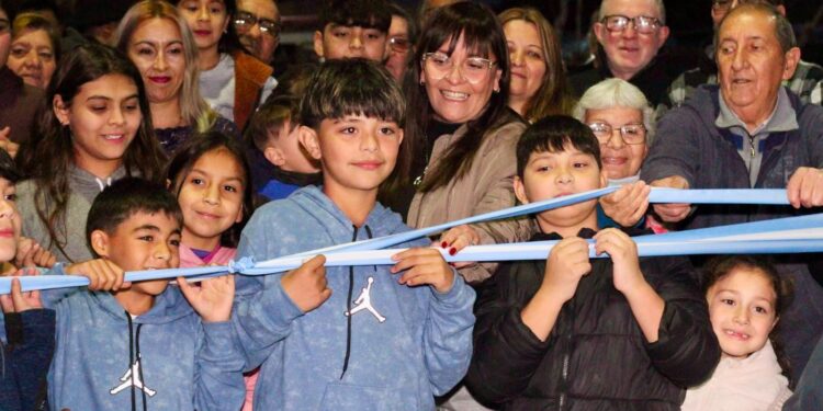 Daniela Rodríguez habilitó la nueva Plaza de los Lotes Hogar 8 y 15 en Chimbas