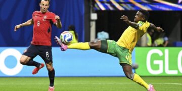 República Checa y Sudáfrica empataron 1-1 en un duelo de necesitados