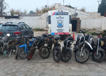 Allanaron talleres mecánicos en Caucete y secuestraron 11 motos