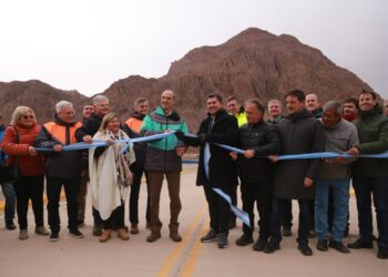 Calingasta: Orrego y autoridades de Glencore inauguraron dos puentes para potenciar el desarrollo productivo