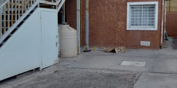 Murió un hombre que había caído de una escalera mientras reparaba un aire acondicionado