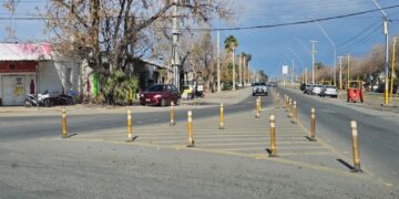 Un hombre terminó hospitalizado tras violento choque entre un auto y una moto en Caucete
