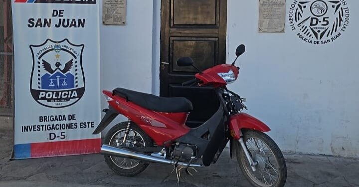 Hallan escondida entre cañas una motocicleta que había sido sustraída en 9 de Julio