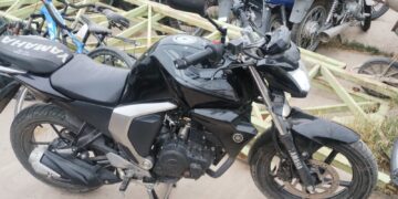 Secuestran una moto Yamaha tras una persecución y fuga de dos sospechosos