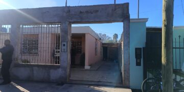 Incendio y desesperación en Caucete: un comerciante sufrió una crisis respiratoria