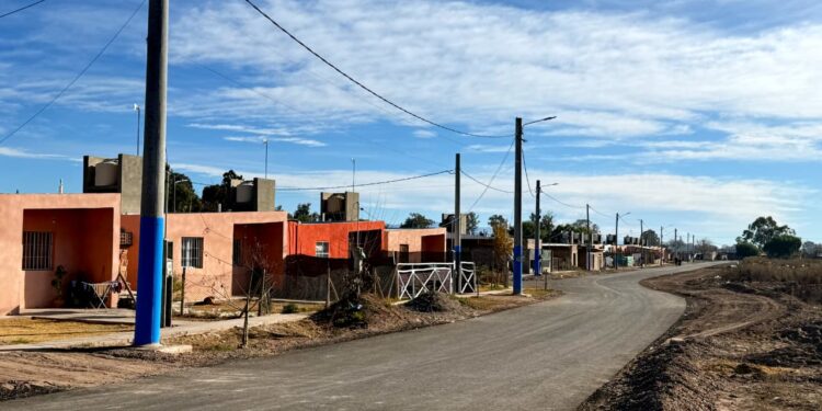 Alto de Sierra suma más de 600 metros de pavimento y nueva iluminación LED