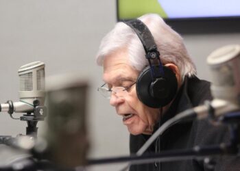 Rony Vargas dijo adiós a los domingos: el caucetero que hizo historia frente al micrófono