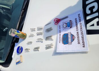 Secuestraron 540 gramos de marihuana y 56 cigarrillos caseros a un joven en Rivadavia