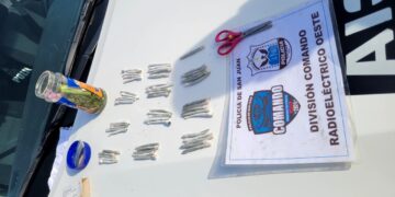 Secuestraron 540 gramos de marihuana y 56 cigarrillos caseros a un joven en Rivadavia