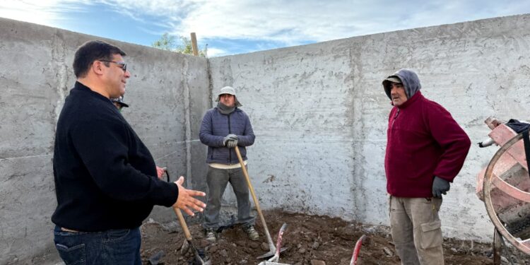Daniel Banega supervisó el avance del nuevo Salón de Usos Múltiples que transformará a Fiorito