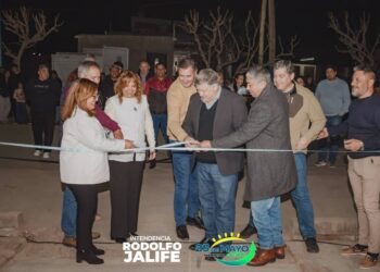25 de Mayo inauguró obras de veredas y luminarias LED frente a la Escuela Segundino J. Navarro