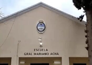Un docente fue despedido por presentar 10 certificados médicos falsos