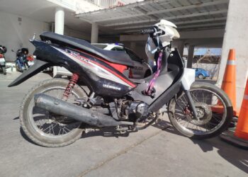 Secuestran una moto sin patente y con plásticos adulterados