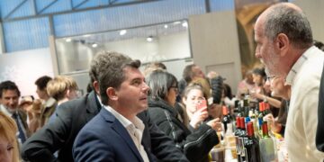 Orrego recorrió el stand que posiciona a San Juan ante el mundo en la Exposición Rural de Palermo