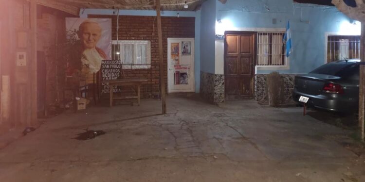 Detienen a dos hombres en Albardón por intento de hurto en el frente de una casa