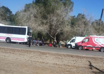Grave siniestro en Ruta 20: un colectivo quedó involucrado y hay un importante despliegue