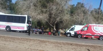 Grave siniestro en Ruta 20: un colectivo quedó involucrado y hay un importante despliegue