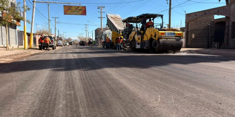 El Gobierno ya completó cerca de 900 metros de nuevo pavimento en la avenida Benavídez