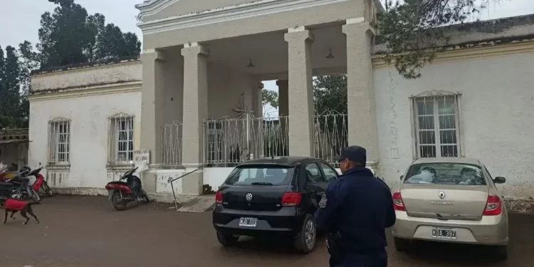 Investigan el hallazgo del cuerpo de un bebé descuartizado dentro de un cementerio