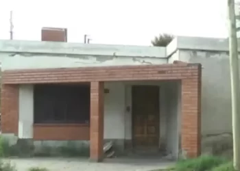 Hallaron muerta a una mujer en su casa y su hijo quedó detenido