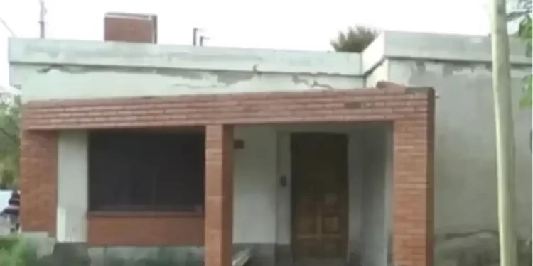 Hallaron muerta a una mujer en su casa y su hijo quedó detenido