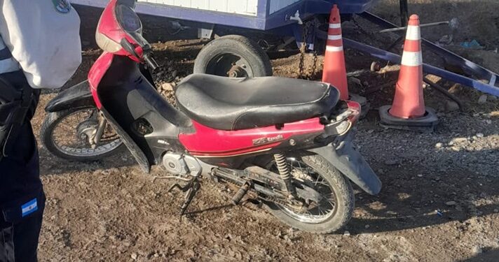 Secuestran una moto robada en el control caminero de Sarmiento