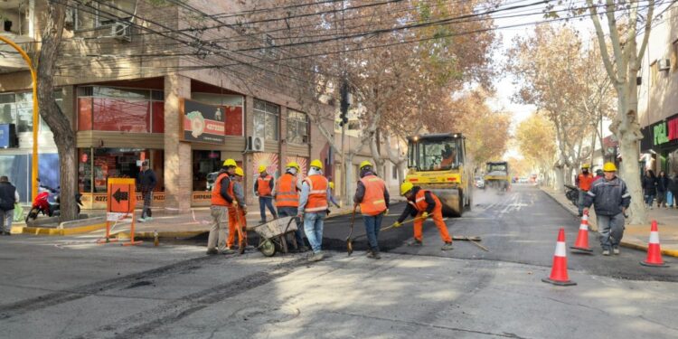 Avanza la pavimentación del microcentro con nuevos frentes de obra en Capital