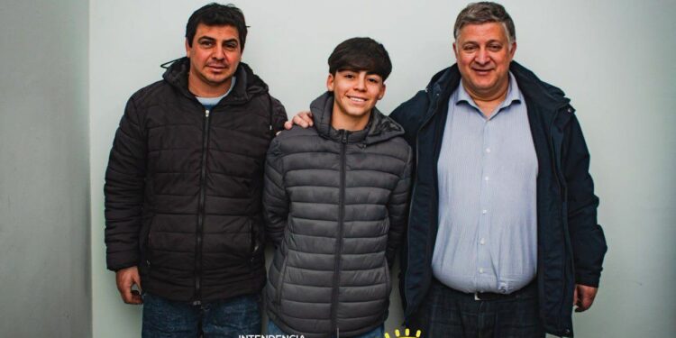 El intendente de 25 de Mayo recibió al ciclista Leandro Joaquín Aravena
