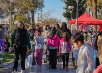 Chimbas celebró el Día del Niño con una concurrida feria artesanal y actividades para toda la familia