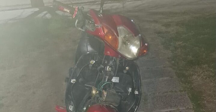 Vecinos retienen a dos menores tras un intento de robo de una motocicleta