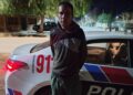 Lo vieron salir corriendo de una casa, intentó esconder el botín y terminó detenido