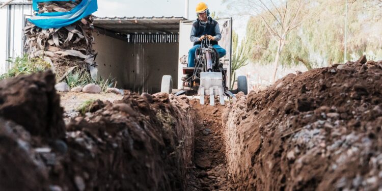 Rawson avanza con la obra de cloacas del Barrio SUTIAGYF