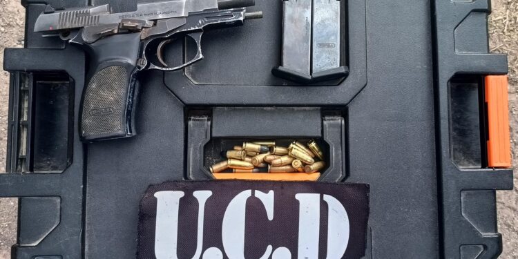 Cayó un hombre armado y con dosis de cocaína en Villa Juan XXIII