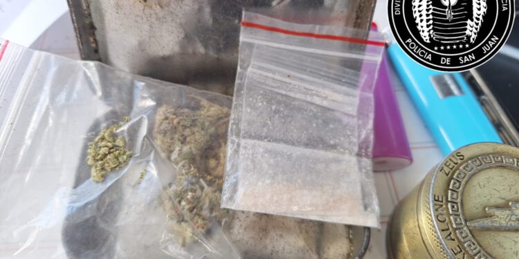 Detuvieron a un joven con marihuana y MDMA en su poder